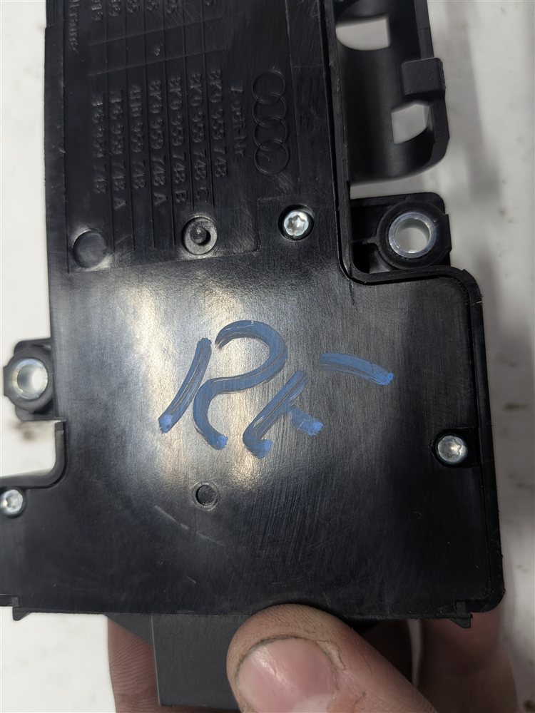 Thumbnail 5: 2014 AUDI S5 (B8 8T) FRONT RIGHT PASSENGER SEAT ADJUST POSITION CONTROL SWITCH