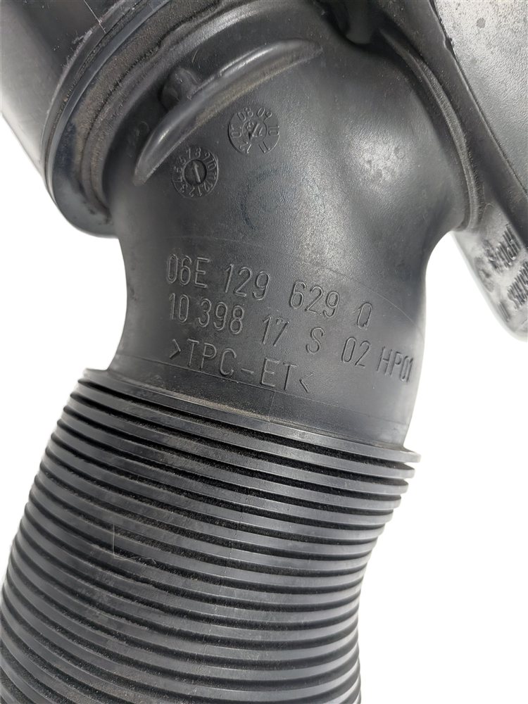 Thumbnail 5: 2014 AUDI S5 (B8 8T) 3.0L SUPER (CTUB) ENGINE AIR INTAKE HOSE DUCT TUBE