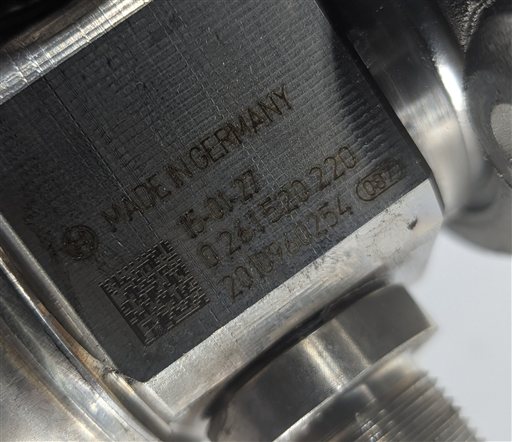 Thumbnail 6: 11-20 MERCEDES E S SL GL (W205 W166 W212 X166 X253) V8 LEFT MECHANICAL FUEL PUMP