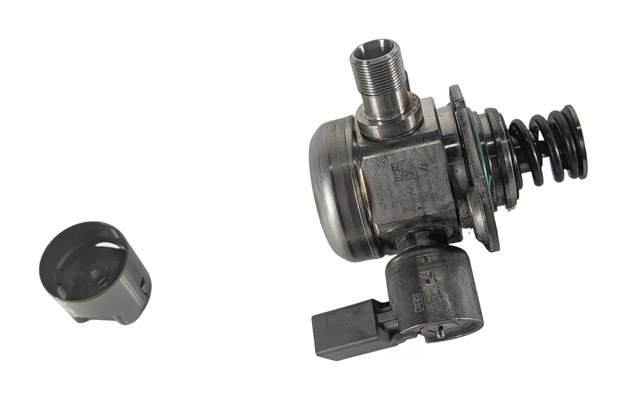 11-20 MERCEDES E S SL GL (W205 W166 W212 X166 X253) RIGHT MECHANICAL FUEL PUMP