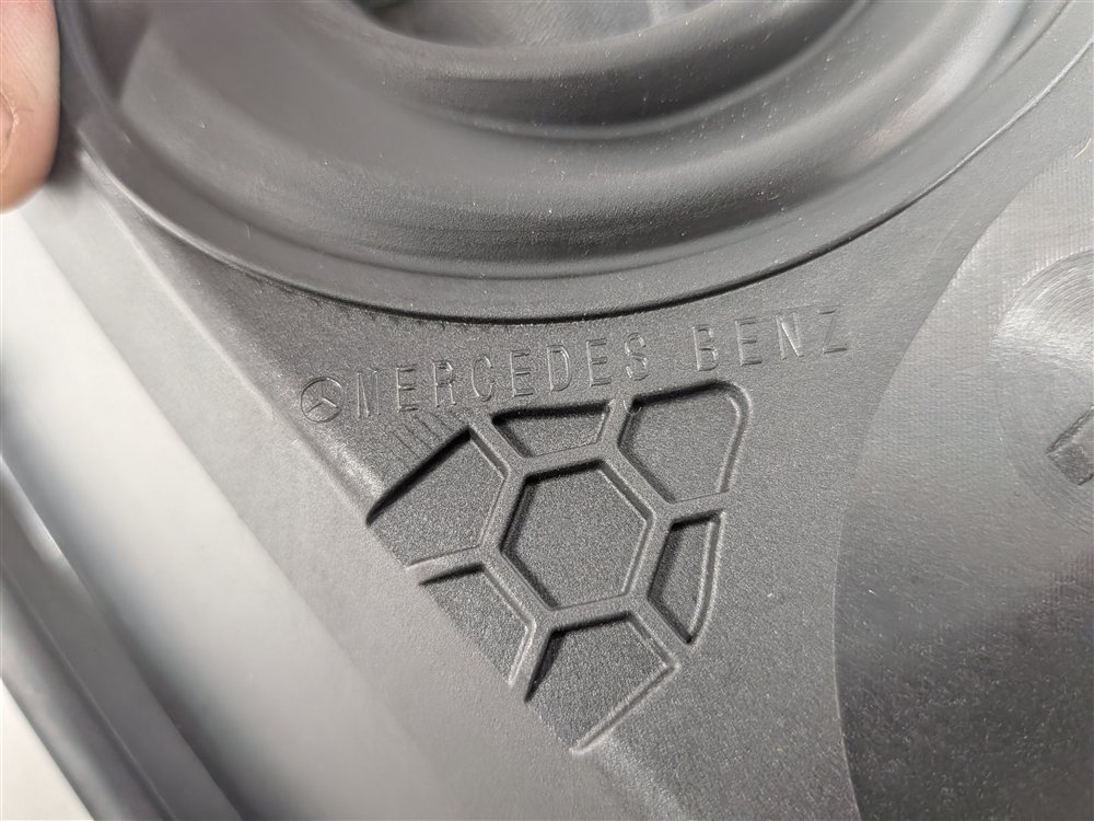 Thumbnail 6: 13-19 MERCEDES GL GLS CLASS (X166) FUEL TANK DOOR LID w/HOUSING GAS CAP (Black)