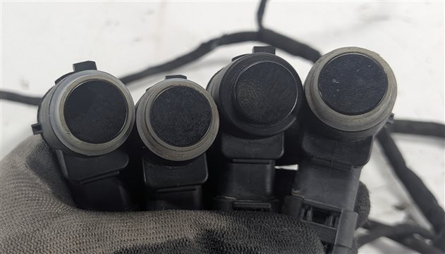 Thumbnail 4: 2015 MERCEDES GL550 (X166) REAR PARK ASSIST PDC DISTANCE SENSOR SET/4 (Black)