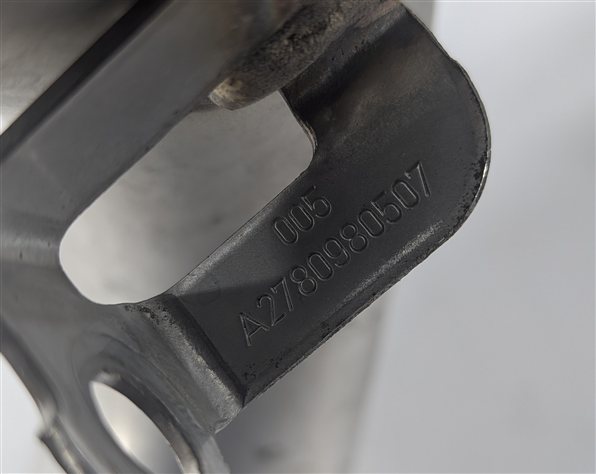 Thumbnail 5: 2015 MERCEDES GL550 (X166) 4.6L (278.928) ENGINE LEFT AIR INTAKE PIPE SET/2