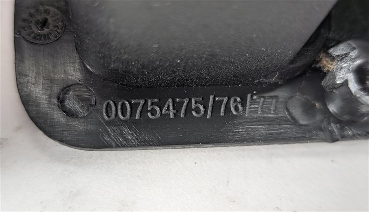 Thumbnail 5: 2015 MERCEDES GL550 (X166) REAR SEAT FOLD DOWN RELEASE SWITCH PANEL w/BUTTONS