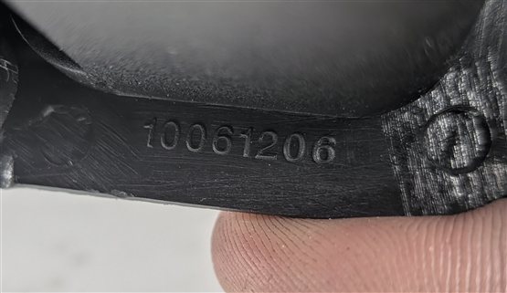 Thumbnail 8: 2015 MERCEDES GL550 (X166) REAR SEAT FOLD DOWN RELEASE SWITCH PANEL w/BUTTONS