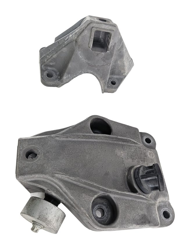 Thumbnail 4: 14-16 BMW 535D F10 3.0L N57 ENGINE MOTOR SUPPORT MOUNT BRACKET LEFT/RIGHT SET/2