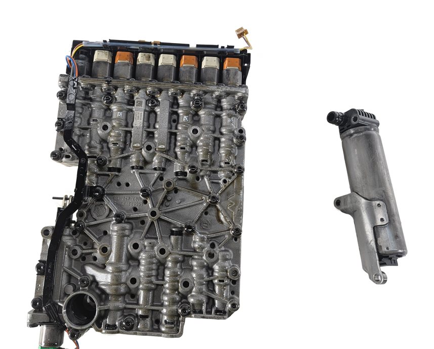 Thumbnail 6: 14-16 BMW 535D (F10) RWD DIESEL 8HP70 AUTOMATIC TRANSMISSION VALVE BODY