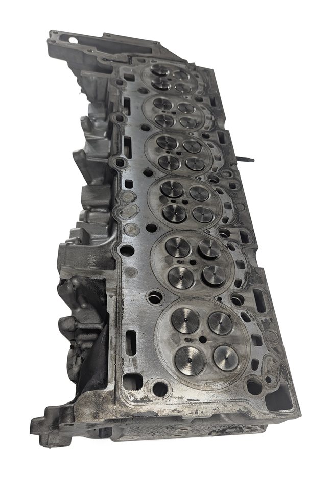 Thumbnail 5: 14-18 BMW 535D 740D X5 (F01 F02 F10 F15) 3.0L N57T DIESEL ENGINE CYLINDER HEAD