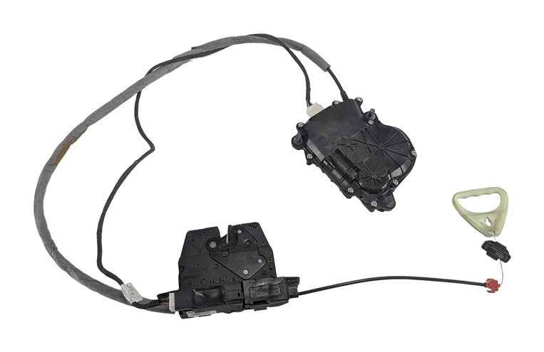 Thumbnail 2: 15 BMW 535D F10 REAR TRUNK LID SOFT CLOSE POWER LOCK LATCH ACTUATOR MOTOR