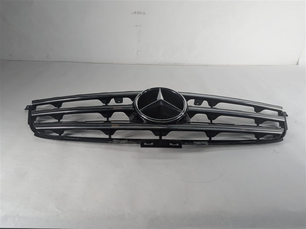 Thumbnail 2: 2012-2015 MERCEDES ML250 ML350 ML400 ML550 (W166) FRONT UPPER CENTER GRILLE TRIM