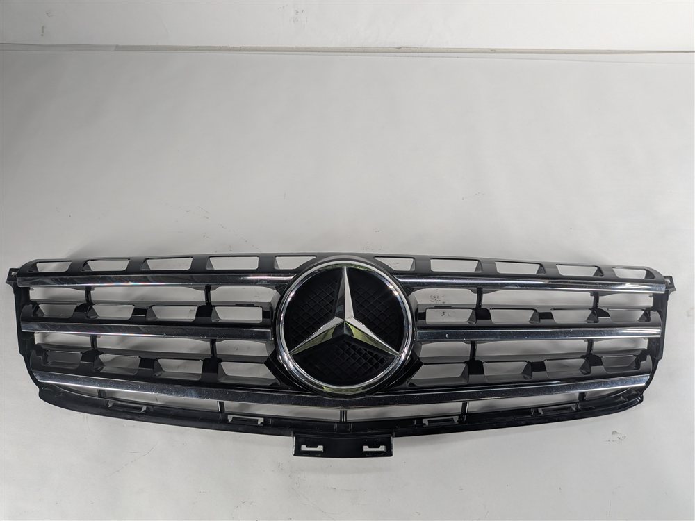 Thumbnail 3: 2012-2015 MERCEDES ML250 ML350 ML400 ML550 (W166) FRONT UPPER CENTER GRILLE TRIM