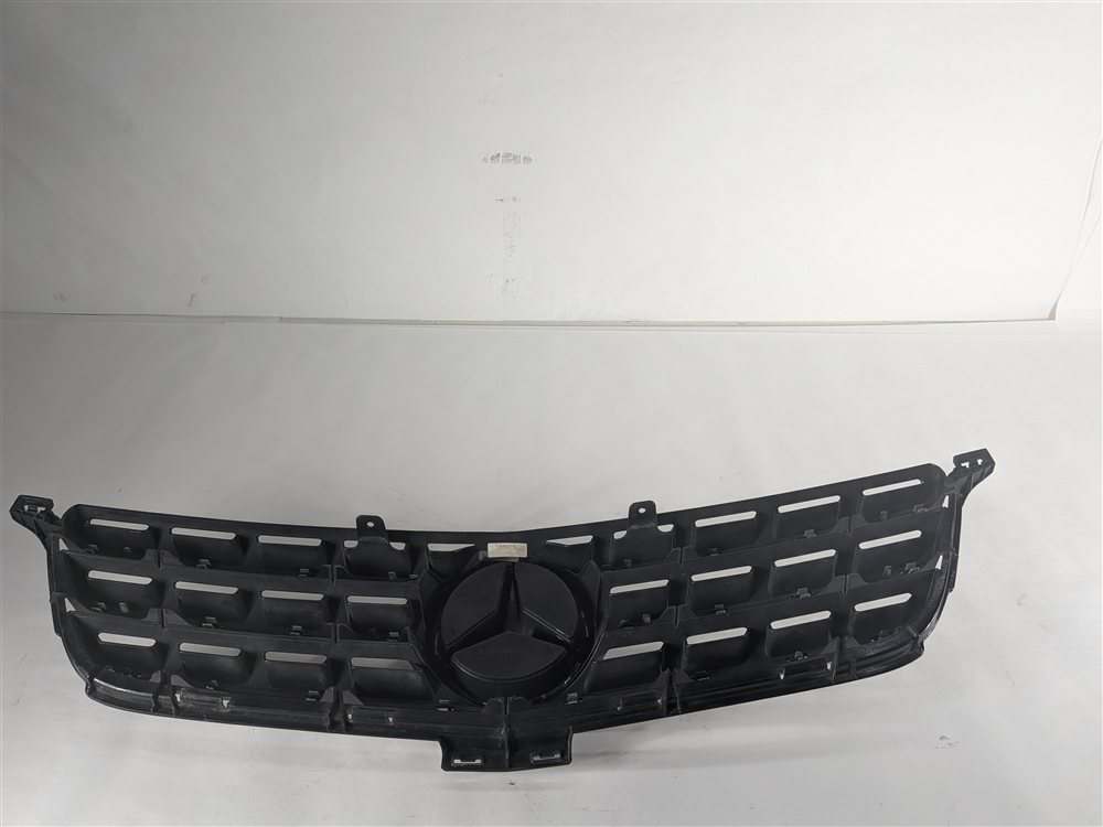 Thumbnail 7: 2012-2015 MERCEDES ML250 ML350 ML400 ML550 (W166) FRONT UPPER CENTER GRILLE TRIM