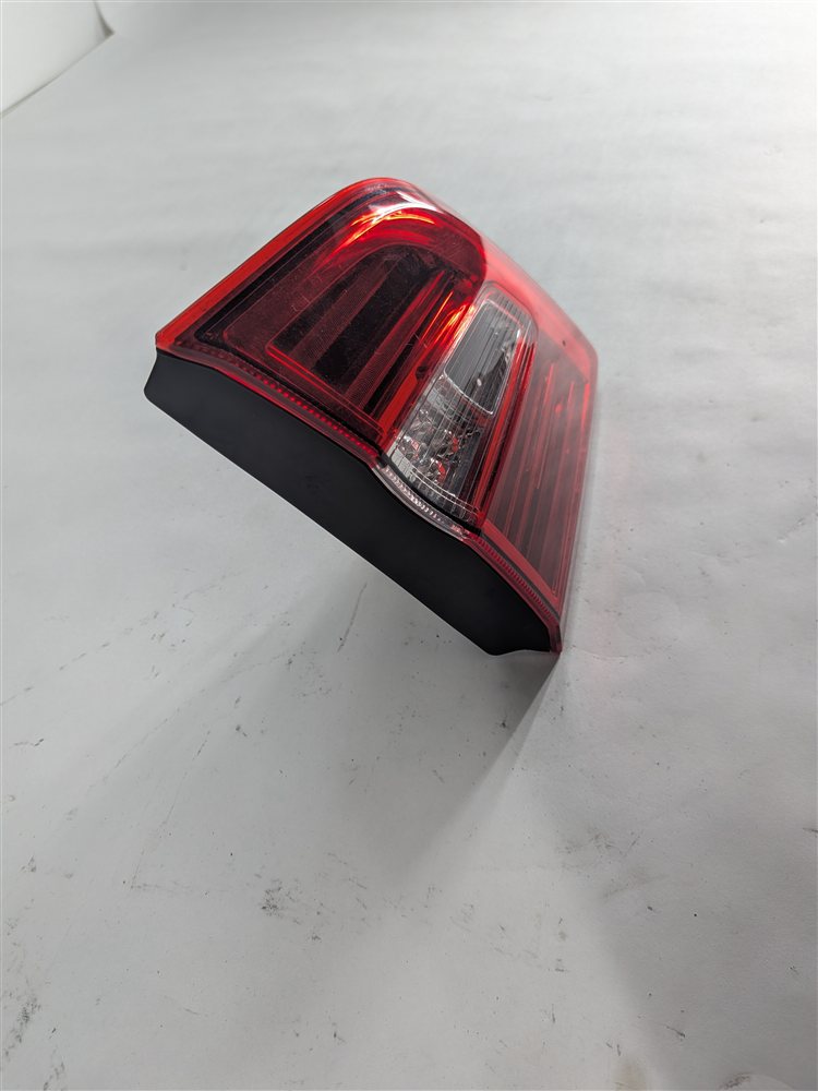 Thumbnail 5: 2012-2015 MERCEDES ML CLASS (W166) LEFT DRIVER REAR INNER TAILLIGHT LIGHT LAMP
