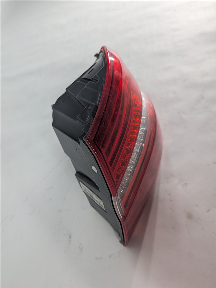 Thumbnail 5: 12-15 MERCEDES ML-CLASS (W166) REAR RIGHT PASSENGER LED TAILLIGHT BRAKE LIGHT