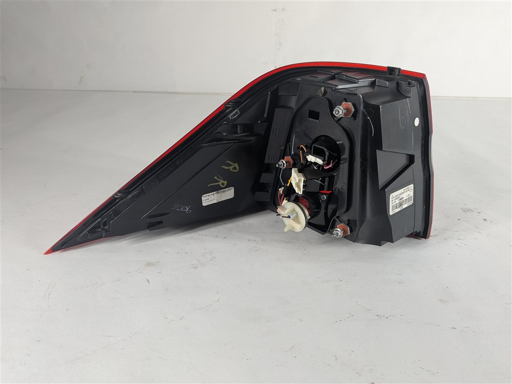 Thumbnail 7: 12-15 MERCEDES ML-CLASS (W166) REAR RIGHT PASSENGER LED TAILLIGHT BRAKE LIGHT
