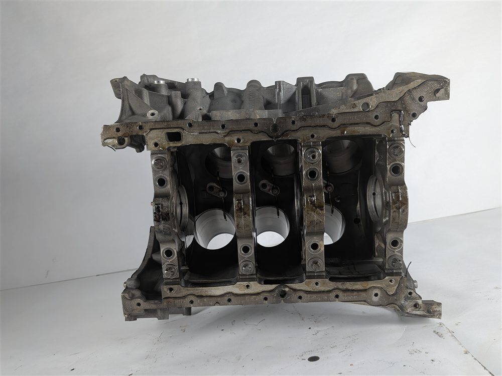 Thumbnail 4: 2013-2015 MERCEDES ML350 W166 3.0L OM642 DIESEL BARE ENGINE BLOCK w/OIL COOLER