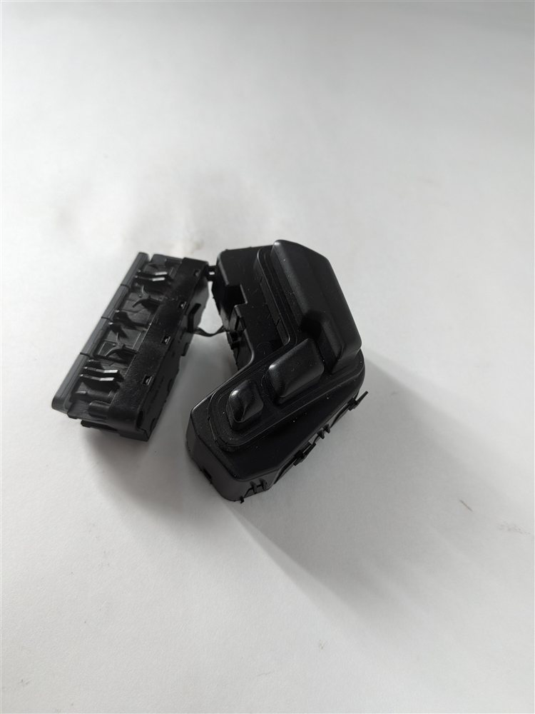 Thumbnail 4: 12-18 CLA G GL ML C117 W166 W242 W463 X166 FRONT LEFT DRIVER MEMORY SEAT SWITCH