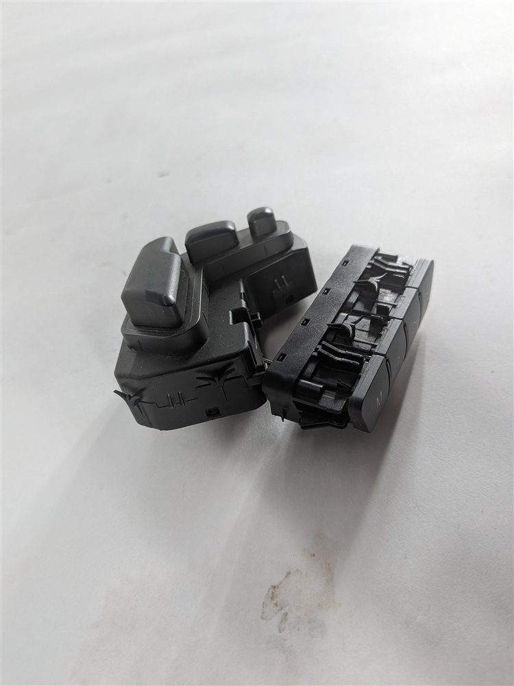 Thumbnail 5: 12-18 CLA G GL ML C117 W166 W242 W463 X166 FRONT LEFT DRIVER MEMORY SEAT SWITCH