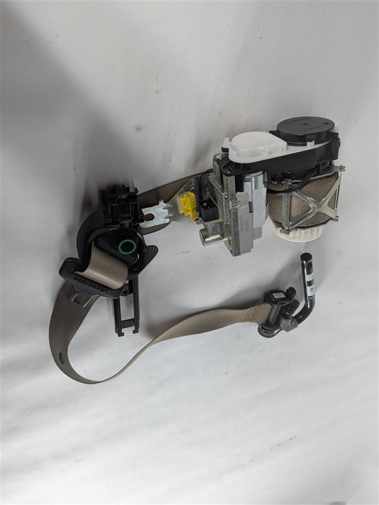 Thumbnail 5: 12-16 MERCEDES GL CLASS (X166) FRONT RIGHT PASSENGER SEATBELT RETRACTOR (Beitge)