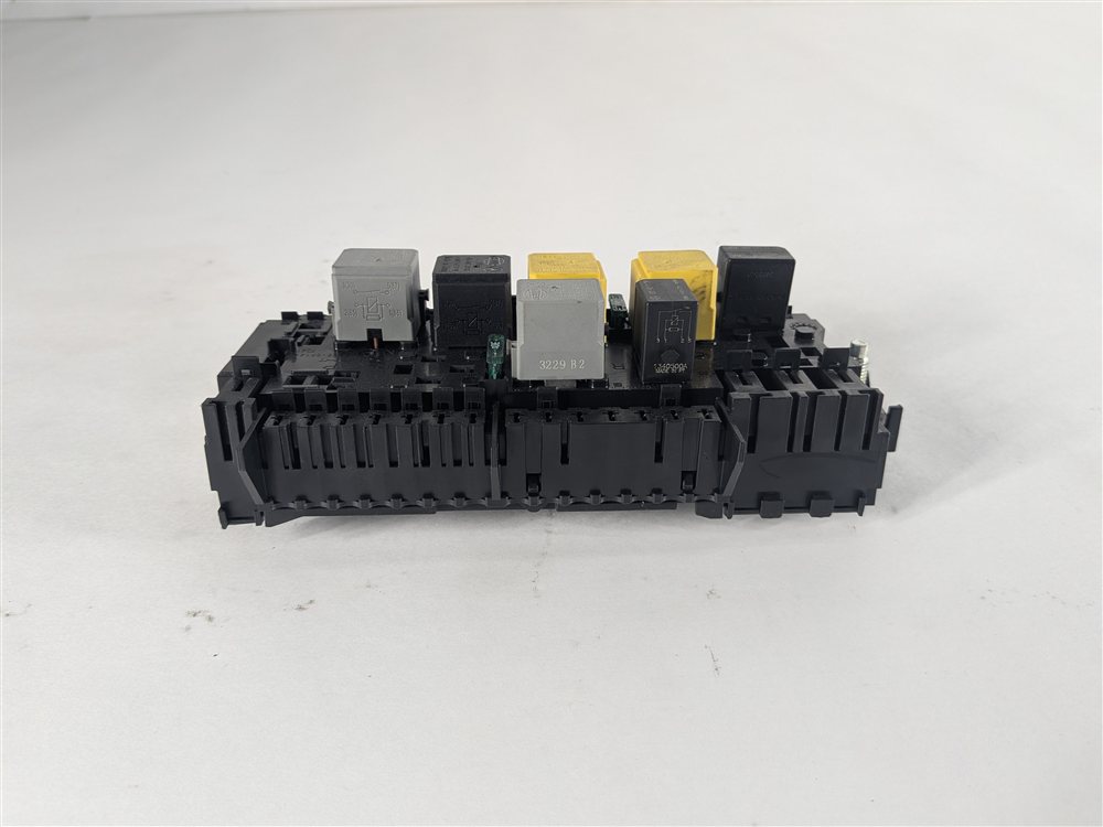 Thumbnail 3: 12-16 MERCEDES GL ML CLASS (W166 X166) FRONT ENGINE BAY RELAY JUNCTION FUSE BOX