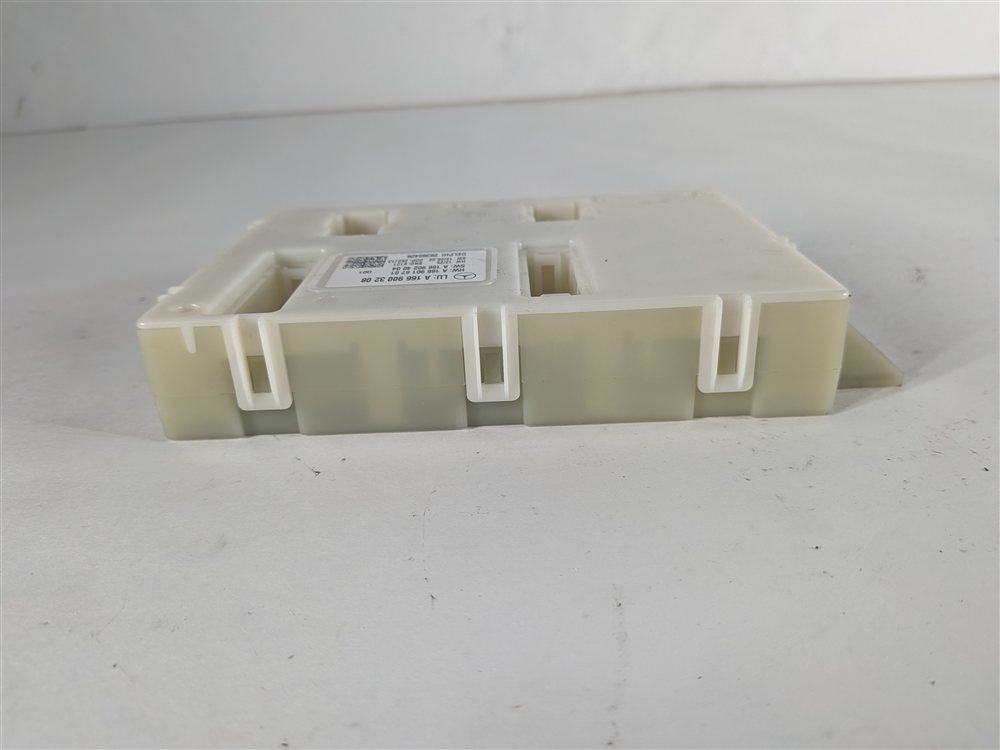 Thumbnail 6: 13-14 MERCEDES ML350 ML550 ML63 AMG (W166) REAR SIGNAL ACQUISITION MODULE (SAM)