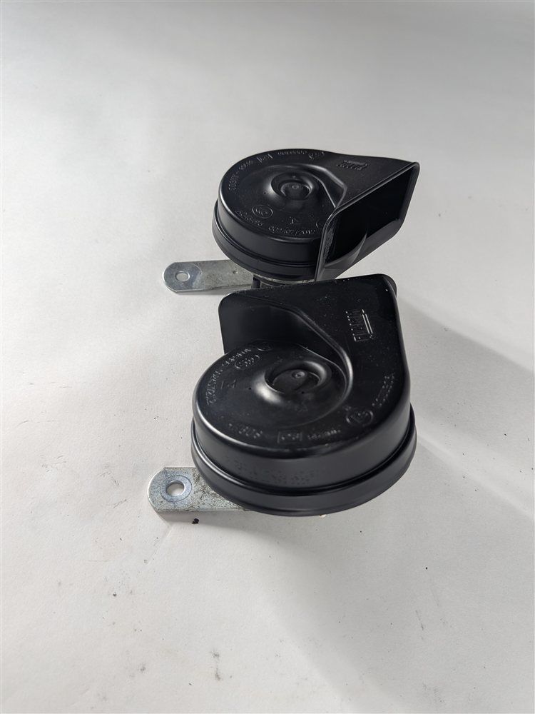 Thumbnail 4: 13-19 MERCEDES GL GLE GLS ML CLASS (W166 X166) HIGH & LOW TONE SAFETY HORN SET