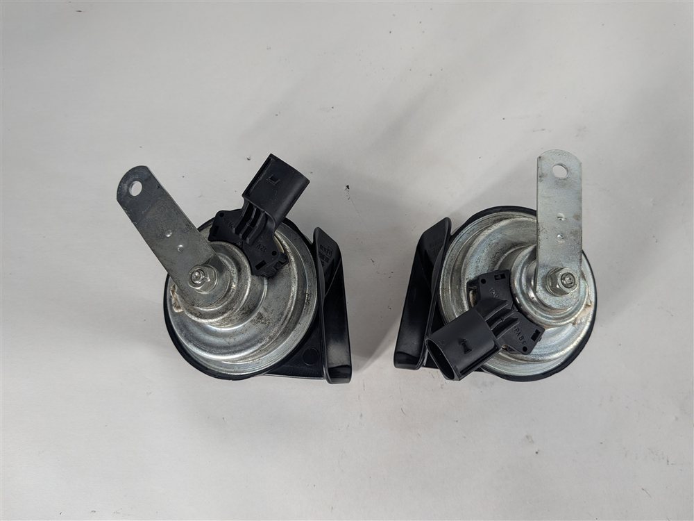 Thumbnail 7: 13-19 MERCEDES GL GLE GLS ML CLASS (W166 X166) HIGH & LOW TONE SAFETY HORN SET