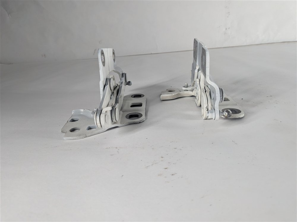 Thumbnail 2: 12-19 MERCEDES GL ML (W166 X166) FRONT LEFT & RIGHT HOOD HINGE SET (White)