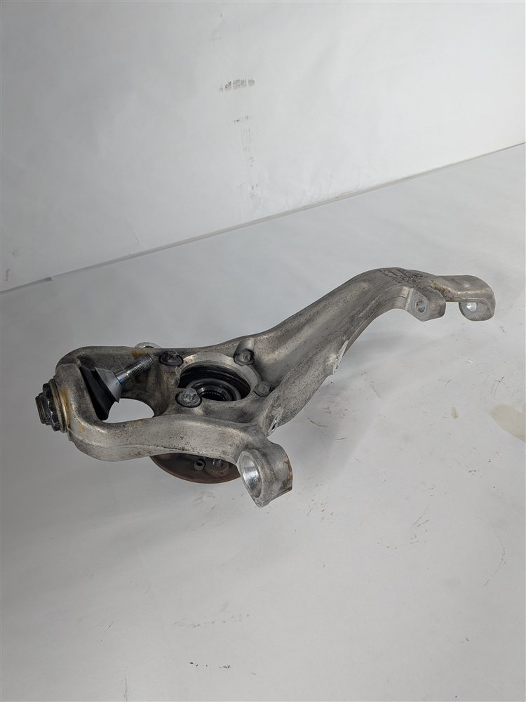 12-19 MERCEDES GL350 GL550 ML350 ML550 (W166 X166) RIGHT FRONT SPINDLE KNUCKLE
