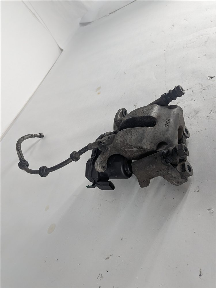 Thumbnail 5: 2012-2018 MERCEDES GLE300D GLE350 ML250 ML350 (W166) RIGHT REAR BRAKE CALIPER