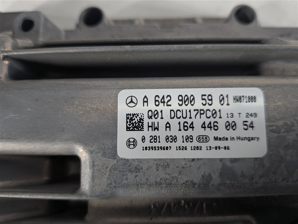 Thumbnail 8: 14 MERCEDES ML350 W166 3.0L OM642 DIESEL DEF SCR ADBLUE EMISSION CONTROL MODULE
