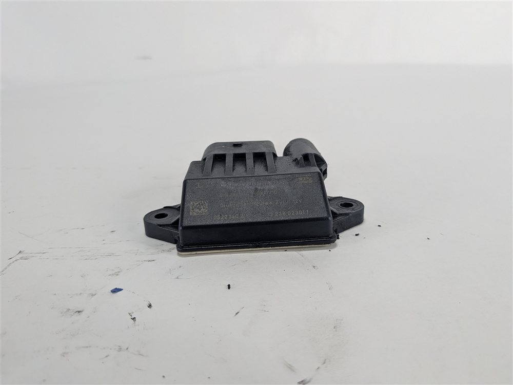Thumbnail 2: 14-17 MB GL350 GLS350D ML350 W166 X166 3.0L OM642 DIESEL GLOW PLUG RELAY MODULE