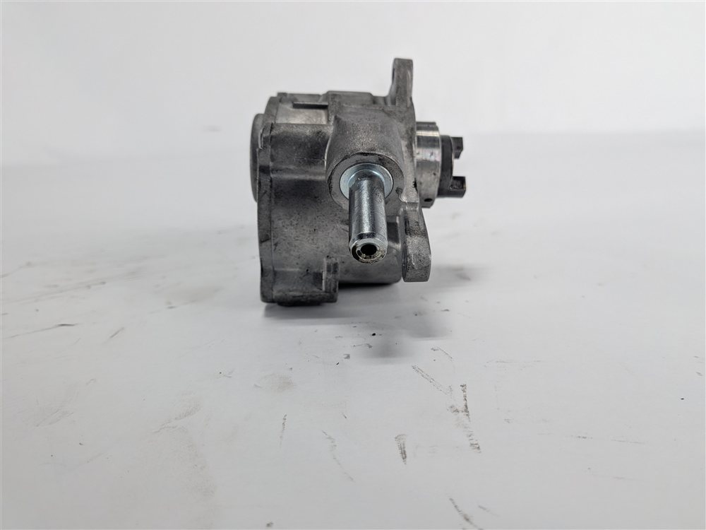 Thumbnail 3: 2012-2017 MERCEDES GL350 GLE350D GLS350D ML350 (W166 X166) DIESEL VACUUM PUMP