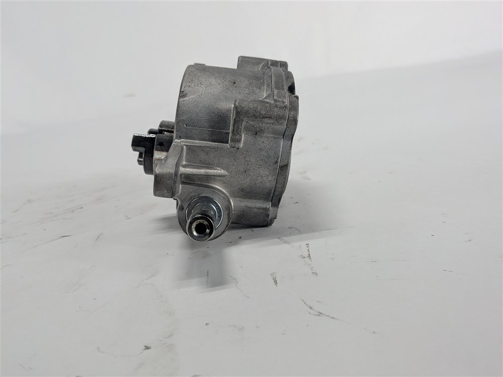 Thumbnail 7: 2012-2017 MERCEDES GL350 GLE350D GLS350D ML350 (W166 X166) DIESEL VACUUM PUMP