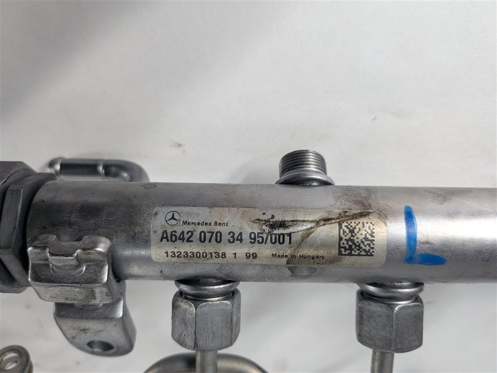 Thumbnail 8: 13-15 MERCEDES ML350 W166 3.0L OM642 DIESEL FUEL RAIL LEFT/RIGHT w/LINES SENSOR