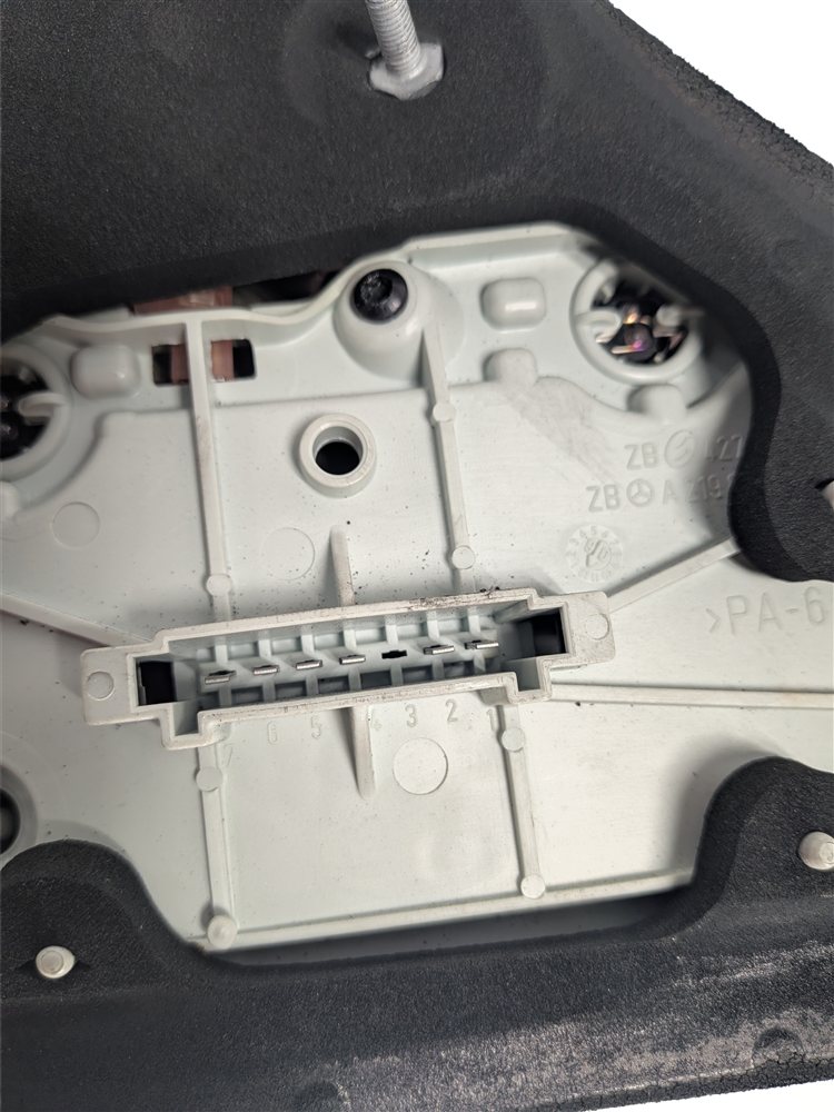 Thumbnail 9: 06-08 MERCEDES CLS55 CLS63 CLS500 CLS550 (W219) RIGHT REAR TAILLIGHT BRAKE LIGHT