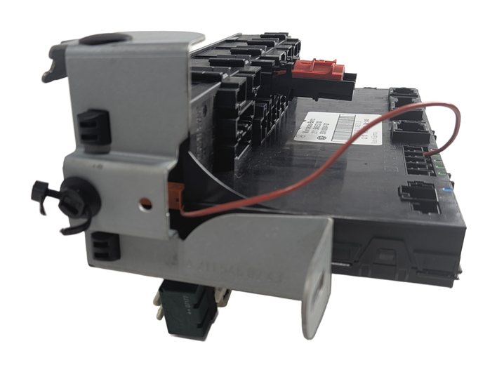 Thumbnail 3: 2008 MERCEDES CLS550 (W219) 5.5L REAR SAM MODULE FUSE BOX RELAY CARRIER