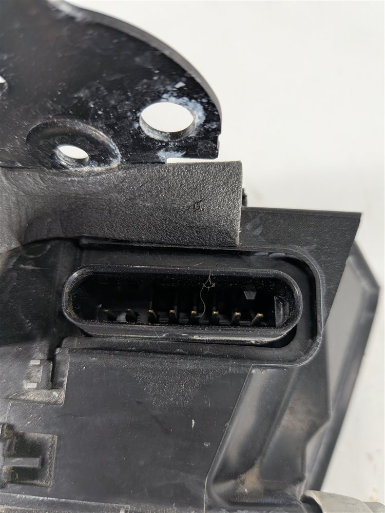 Thumbnail 9: 13-22 RANGE ROVER DISCOVERY (L405 L462 L494 L550) REAR LEFT PASSIVE DOOR LATCH