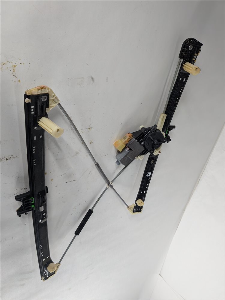 Thumbnail 4: 14-20 RANGE ROVER SPORT (L494) FRONT RIGHT PASSENGER WINDOW REGULATOR w/ MOTOR