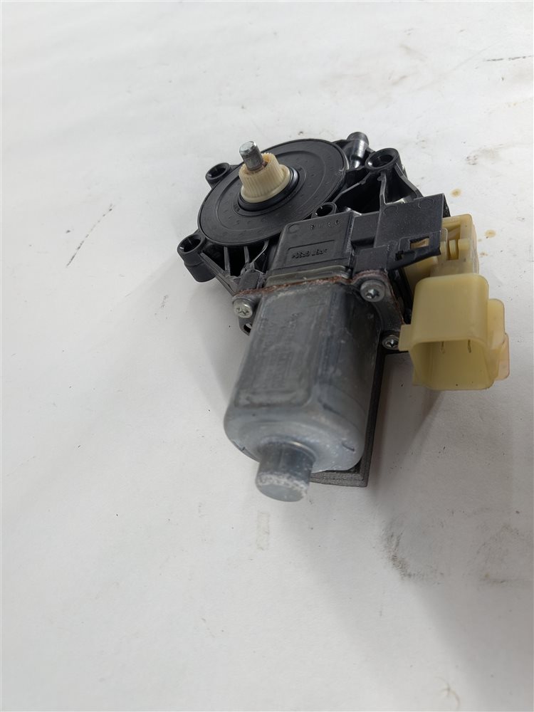 Thumbnail 4: 2014-2020 RANGE ROVER SPORT (L494) REAR RIGHT DOOR POWER WINDOW MOTOR