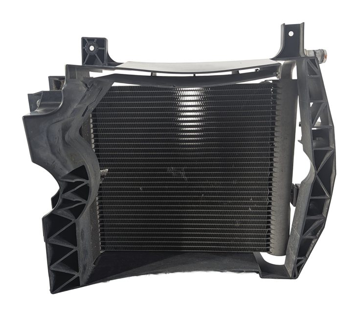 Thumbnail 6: 13-20 ROVER SPORT DISCOVERY (L405 L462 L494) LEFT AUXILIARY RADIATOR & BRACKET