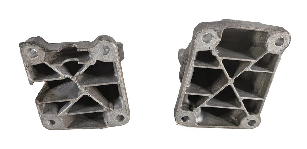 Thumbnail 7: 2016 RANGE ROVER SPORT (L494) 3.0L SUPER AJ126 ENGINE MOTOR MOUNT BRACKET SET/2