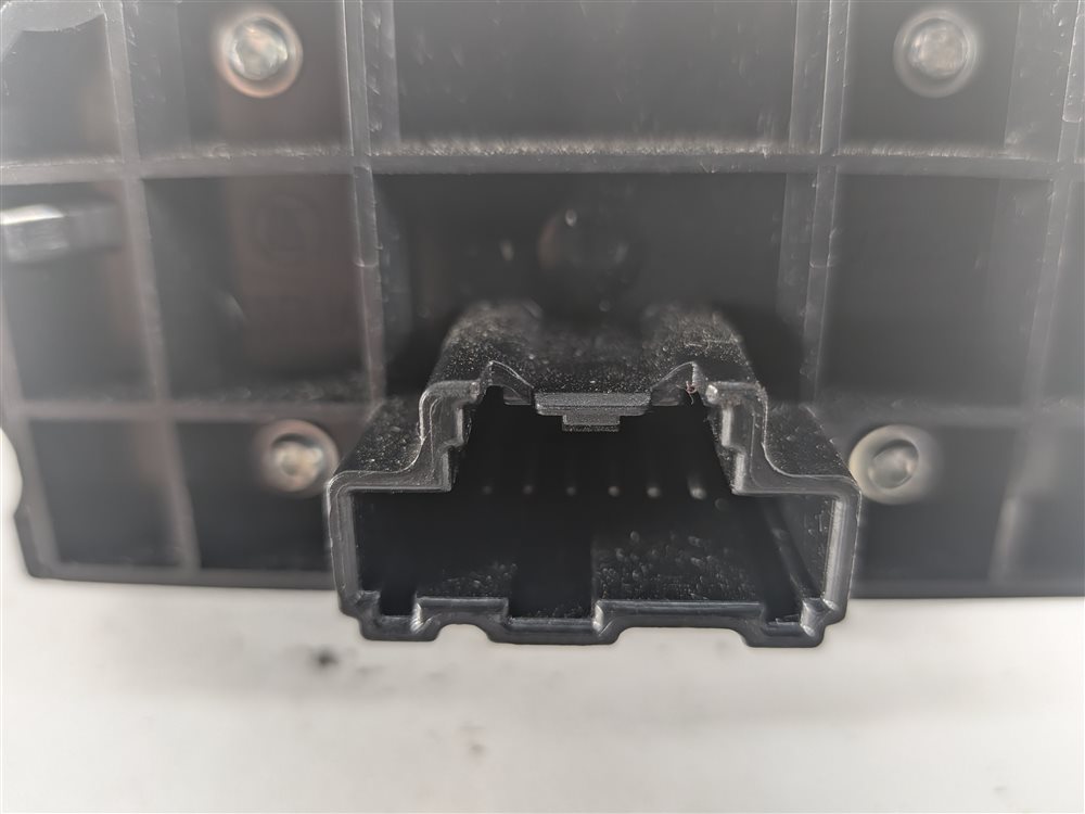 Thumbnail 8: 2016 RANGE ROVER SPORT (L494) EMERGENCY PARK PARKING BRAKE SWITCH w/ TRIM