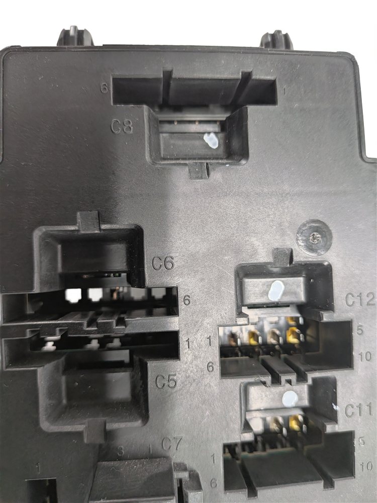 Thumbnail 10: 2016 RANGE ROVER SPORT (L494) 3.0L RIGHT PASSENGER FUSE BOX RELAY CARRIER