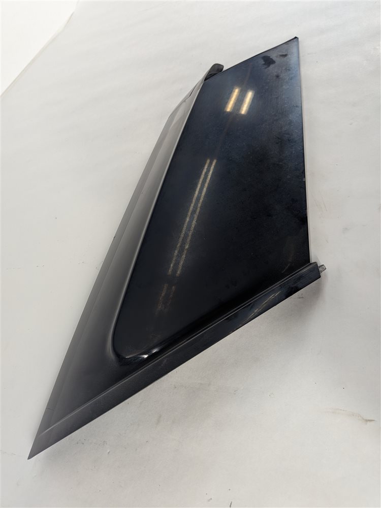 Thumbnail 4: 2016 RANGE ROVER SPORT (L494) REAR RIGHT D-PILLAR EXTERIOR MOLDING TRIM (Black)