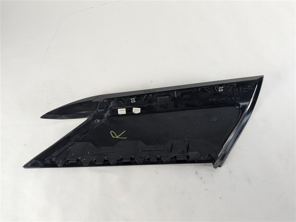 Thumbnail 7: 2016 RANGE ROVER SPORT (L494) REAR RIGHT D-PILLAR EXTERIOR MOLDING TRIM (Black)