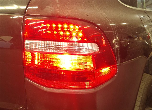 Thumbnail 2: 2008-2010 PORSCHE CAYENNE (957) RIGHT PASSENGER REAR TAILLIGHT BRAKE LIGHT LAMP