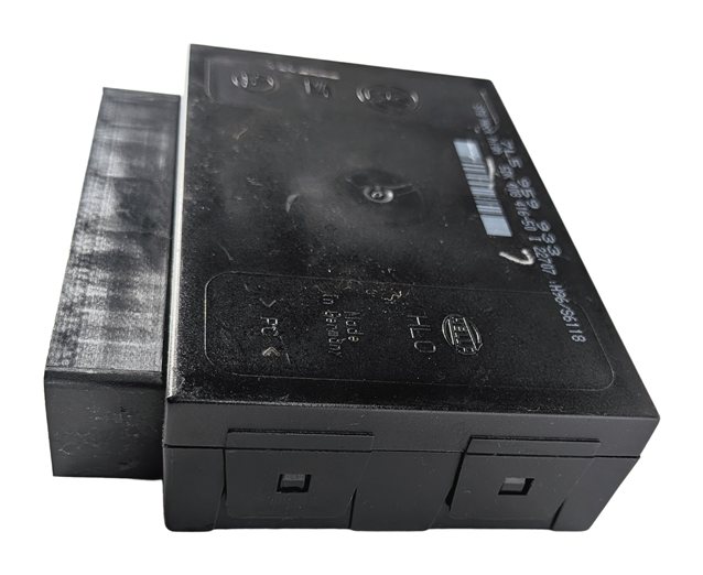 Thumbnail 4: 2008-2010 PORSCHE CAYENNE (957) BODY CONTROL MODULE COMPUTER (BCM)