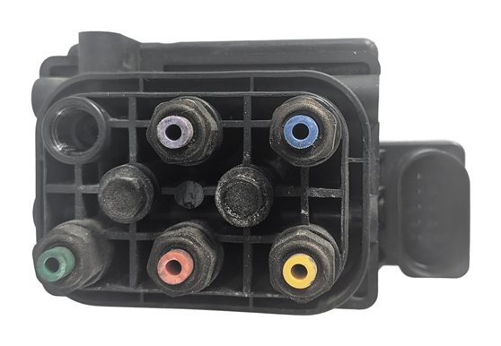 Thumbnail 3: 2008 PORSCHE CAYENNE (957) AIR SUSPENSION VALVE BLOCK SOLENOID MANIFOLD