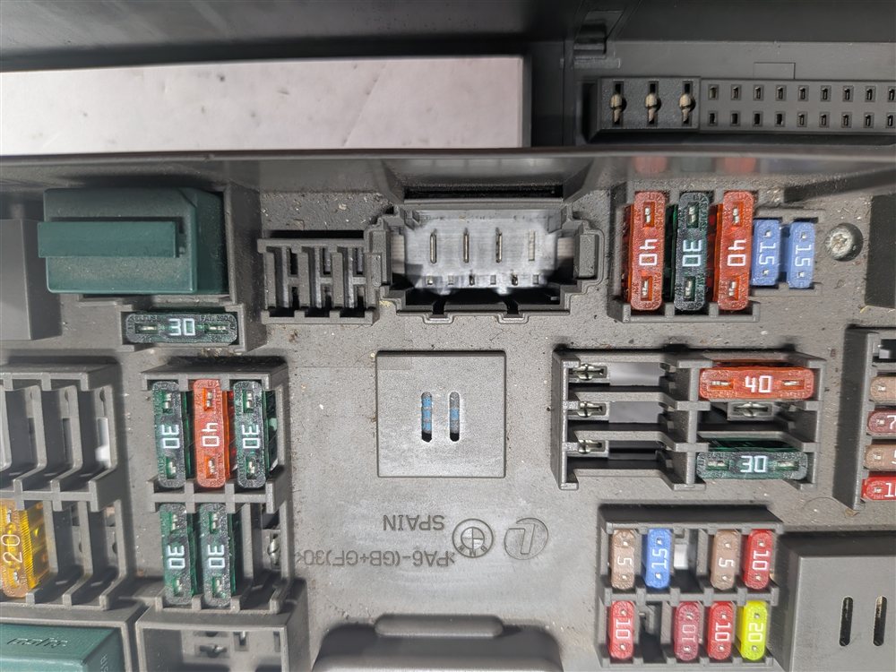 Thumbnail 9: 07-14 BMW X5 X6 E70 E71 REAR TRUNK POWER DISTRIBUTION FUSE BOX MODULE 6931687